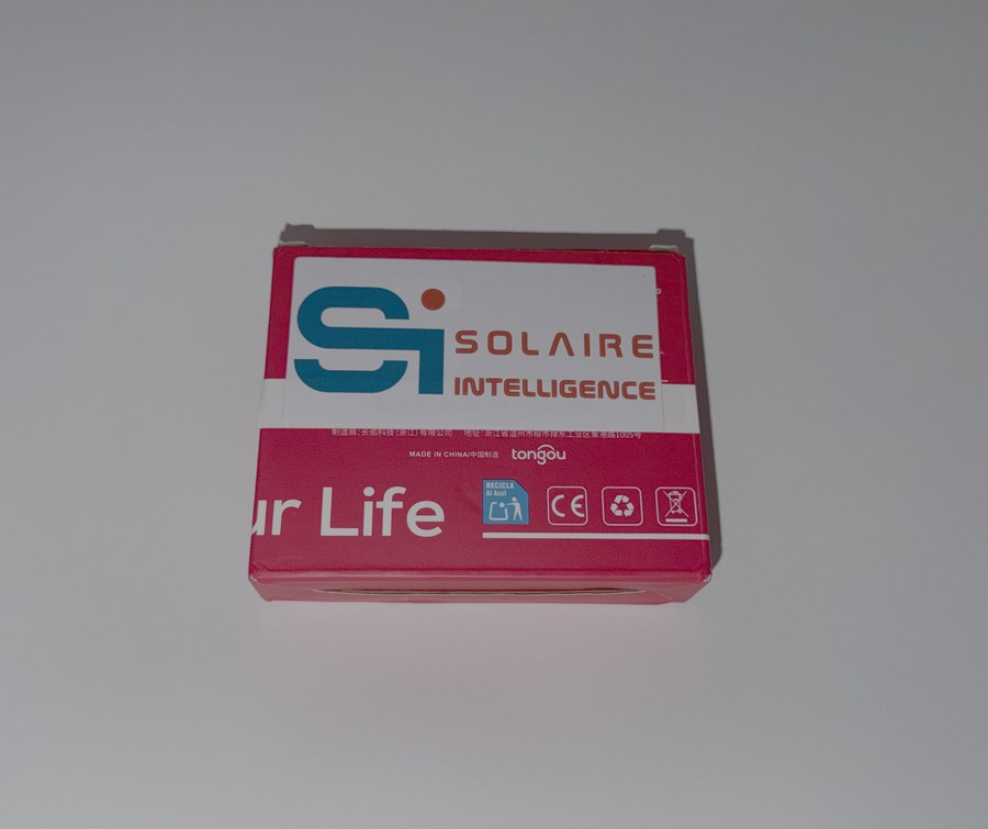 SI Switch retail box with Solaire Intelligence branding